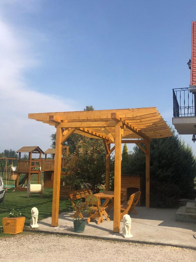 Nagybajcsi Lovaspark és Otthon vendégház Kültér fotó